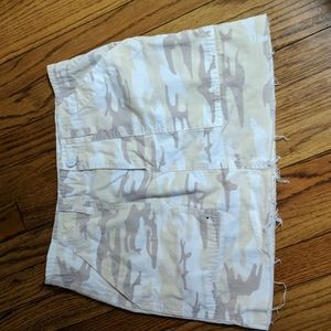 Sanctuary White Camo Skirt Size 27